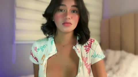 Kim online show from 10/07/25, 04:37