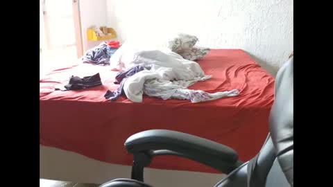 Snapshot of anneeeee8 chatting on 01/17/25, 03:53 Anne online show from 01/17/25, 03:53