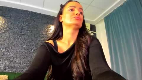 annesins online show from 10/25/25, 07:30