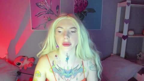 Snapshot of annetenet chatting on 01/25/25, 06:01 Annet online show from 01/25/25, 06:01