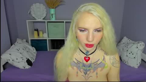 Snapshot of annetenet chatting on 02/14/25, 07:17 Annet online show from 02/14/25, 07:17