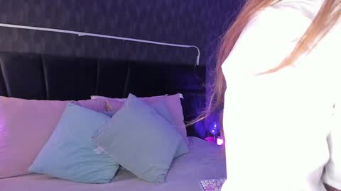 Snapshot of anneth__m chatting on 01/14/25, 07:43 Anneth online show from 01/14/25, 07:43