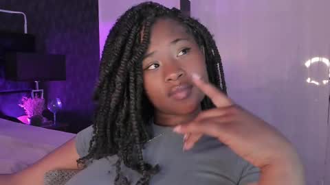 Snapshot of anneth__m chatting on 02/22/25, 11:13 Anneth online show from 02/22/25, 11:13