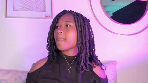 Snapshot of anneth__m chatting on 02/25/25, 07:47 Anneth online show from 02/25/25, 07:47