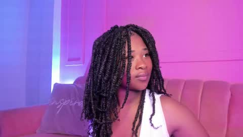 Snapshot of anneth__m chatting on 03/07/25, 08:22 Anneth online show from 03/07/25, 08:22