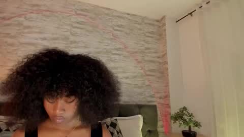 Snapshot of anneth__m chatting on 10/01/25, 08:04 Anneth online show from 10/01/25, 08:04