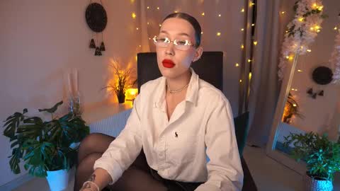  Anna  online show from 10/09/25, 06:22