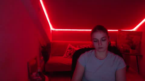 Snapshot of annewilsonn chatting on 02/03/26, 01:27 annewilsonn online show from 02/03/26, 01:27