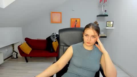 Snapshot of annewilsonn chatting on 02/09/26, 12:09 annewilsonn online show from 02/09/26, 12:09