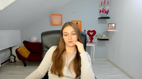 Snapshot of annewilsonn chatting on 02/10/26, 12:31 annewilsonn online show from 02/10/26, 12:31