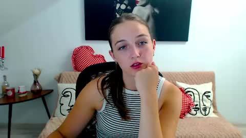 Snapshot of annewilsonn chatting on 07/17/26, 07:26 annewilsonn online show from 07/17/26, 07:26