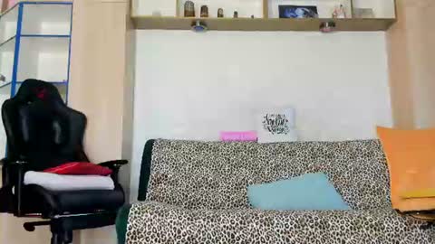 Snapshot of anngray1 chatting on 07/28/26, 04:39 anngray1 online show from 07/28/26, 04:39