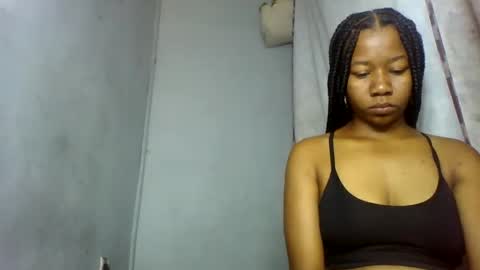 Snapshot of annick98 chatting on 02/18/26, 08:32 annick98 online show from 02/18/26, 08:32