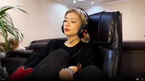 annie1fuc4 online show from 03/17/26, 06:33