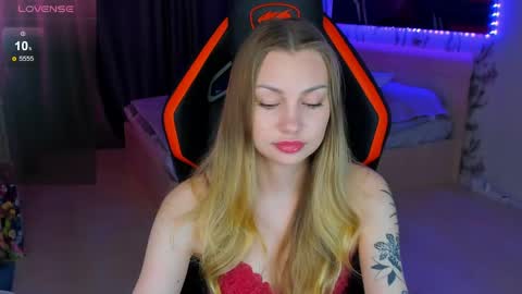 Annie online show from 05/30/26, 01:14