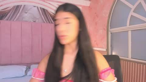 Snapshot of annie__bear chatting on 12/18/25, 11:49 Annie online show from 12/18/25, 11:49