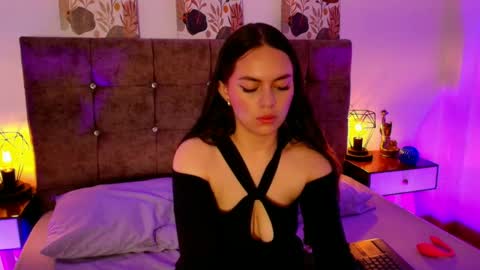 Annie Bonnie   online show from 04/15/26, 11:39