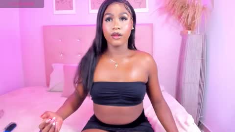 annie_dolce_ online show from 10/04/25, 08:51