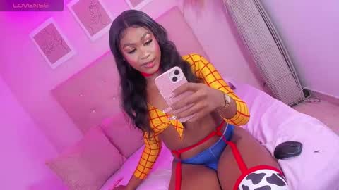 annie_dolce_ online show from 10/21/25, 11:49