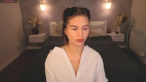 Snapshot of annie_kitss chatting on 05/21/26, 01:12 annie kitss online show from 05/21/26, 01:12