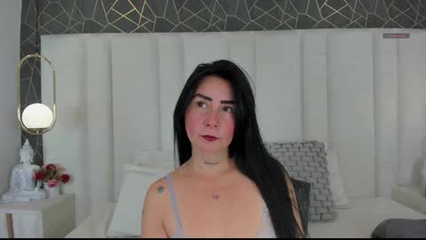 im annie   online show from 12/22/25, 12:24