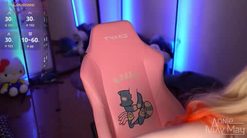 Annie May   online show from 11/02/25, 01:13