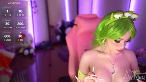 Annie May   online show from 11/20/25, 03:23