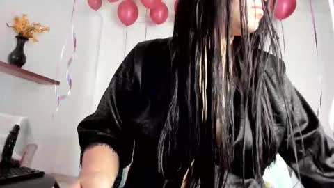 Annie online show from 11/07/25, 02:17