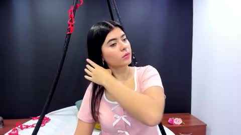 Snapshot of annie_sweet_1 chatting on 02/20/26, 01:00 Annie online show from 02/20/26, 01:00