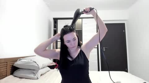 Annie online show from 03/29/26, 07:36