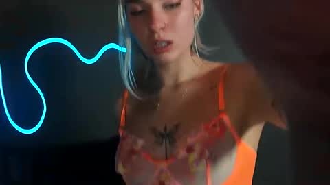 Snapshot of annieangel18 chatting on 01/03/25, 11:46 ONLY FANS online show from 01/03/25, 11:46