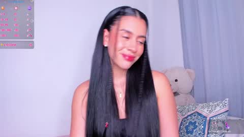 Snapshot of anniegil_cs chatting on 12/28/24, 01:39 Annie online show from 12/28/24, 01:39