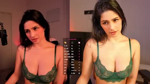 Annie FREE TRIAL IN BIO online show from 02/23/25, 03:13