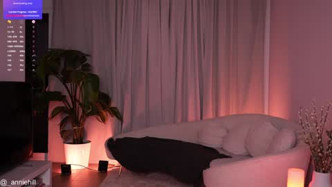 Snapshot of anniehillofficial_ chatting on 01/25/25, 11:11 anniehillofficial_ online show from 01/25/25, 11:11