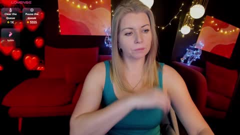 Annie online show from 12/28/24, 05:44