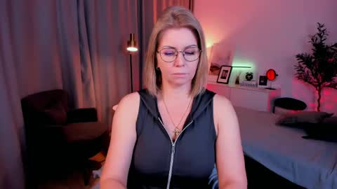 Annie online show from 04/17/26, 07:00