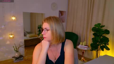 Annie online show from 05/18/26, 08:20