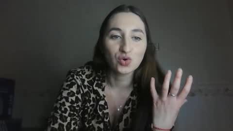 AnnieMarilyn online show from 11/22/25, 09:58