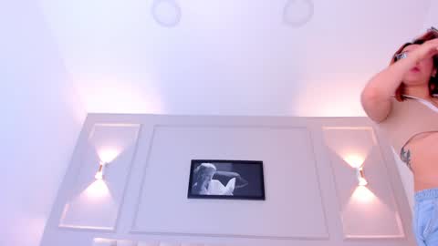 Annie online show from 12/29/24, 02:10