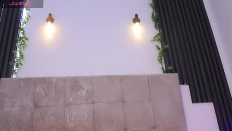 Annie online show from 09/21/25, 12:51