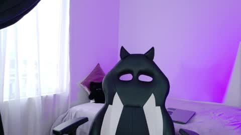 Annie online show from 03/30/26, 10:33