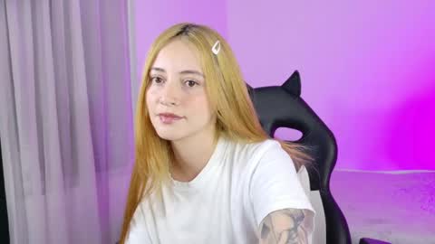 Annie online show from 05/06/26, 01:25