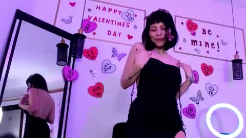 Snapshot of annienasty chatting on 02/14/25, 11:53 Annie online show from 02/14/25, 11:53