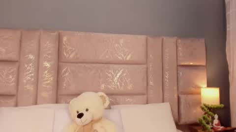 Snapshot of annienasty chatting on 09/18/25, 11:45 Annie online show from 09/18/25, 11:45