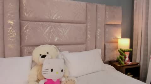 Snapshot of annienasty chatting on 09/20/25, 11:44 Annie online show from 09/20/25, 11:44