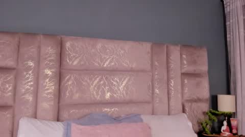 Snapshot of annienasty chatting on 10/20/25, 11:43 Annie online show from 10/20/25, 11:43