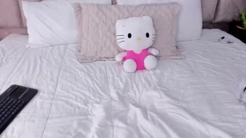 Snapshot of annienasty chatting on 10/26/25, 12:44 Annie online show from 10/26/25, 12:44