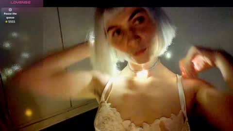 annietinky online show from 10/24/25, 04:20