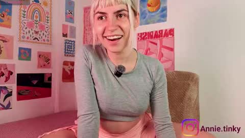 annietinky online show from 03/26/26, 02:50