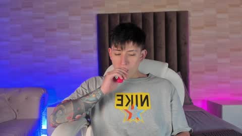 Snapshot of anniie_and_alex chatting on 01/03/25, 01:25 Annie Alex online show from 01/03/25, 01:25